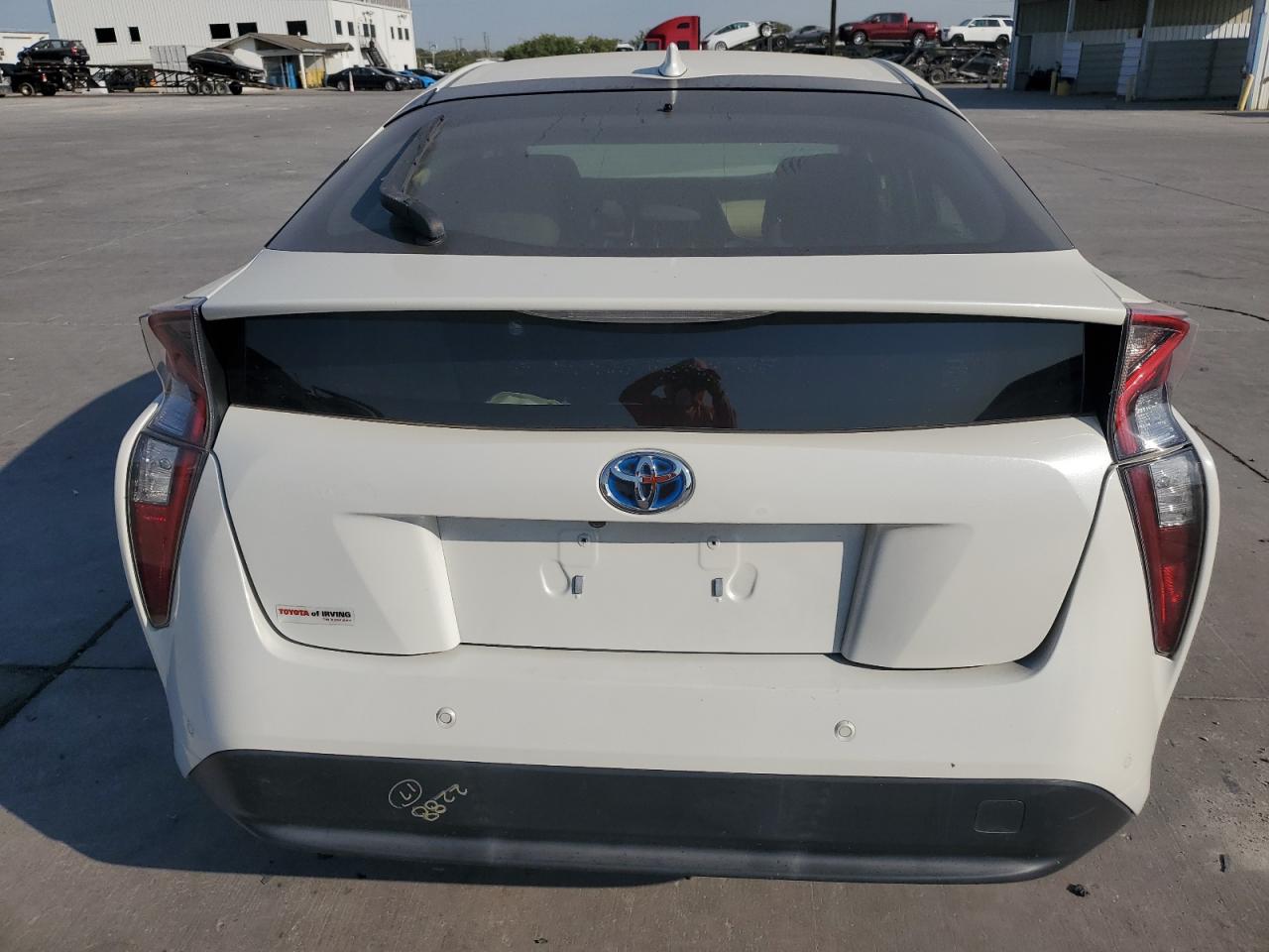 JTDKBRFU8J3081850 2018 Toyota Prius