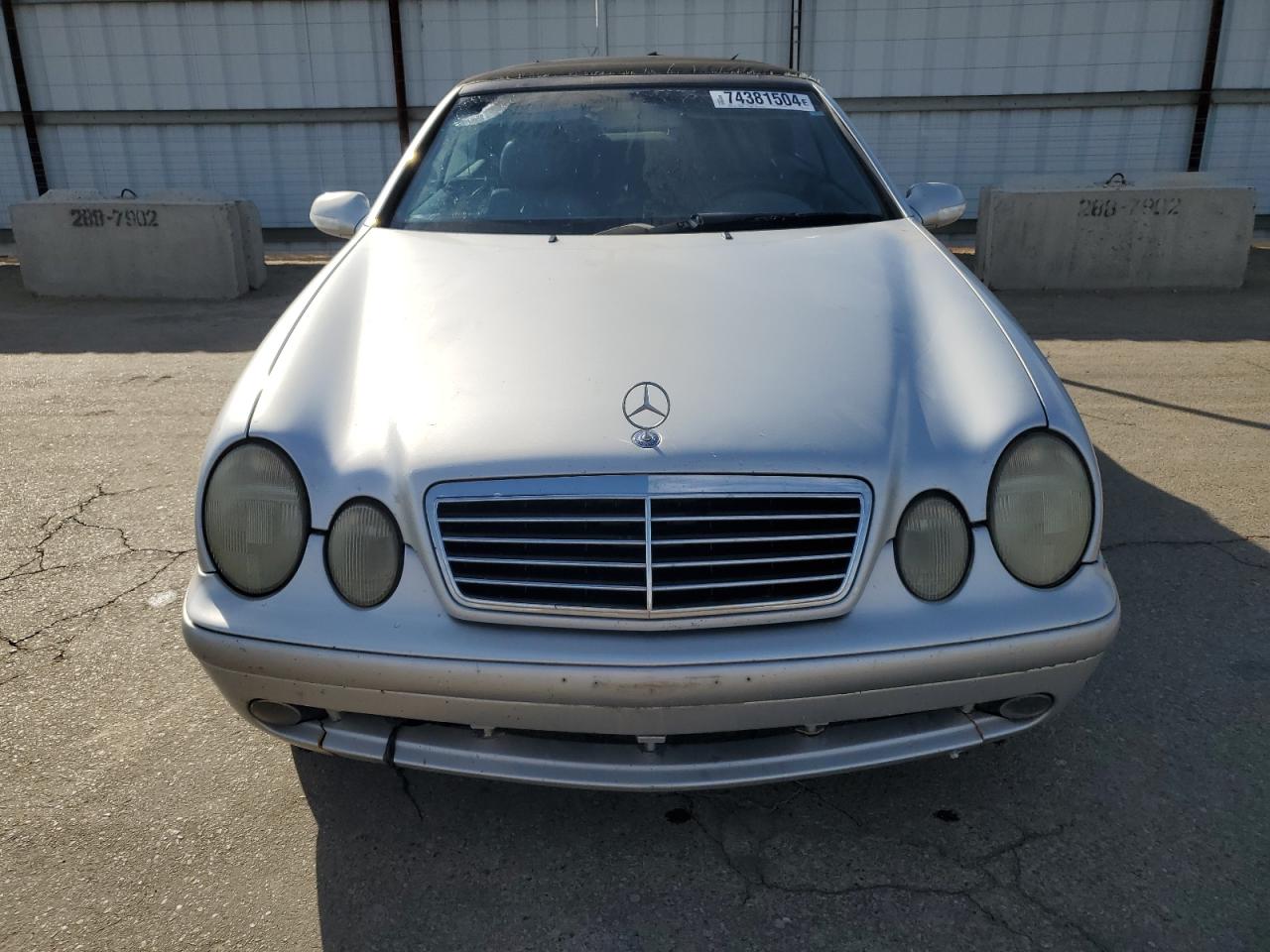 2002 Mercedes-Benz Clk 430 VIN: WDBLK70G42T105640 Lot: 74381504