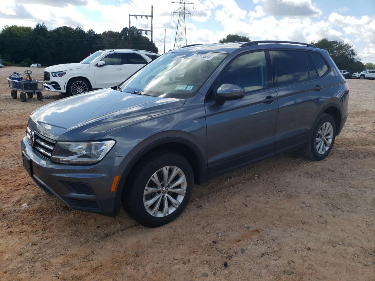 3VV0B7AX7KM098198 2019 Volkswagen Tiguan S