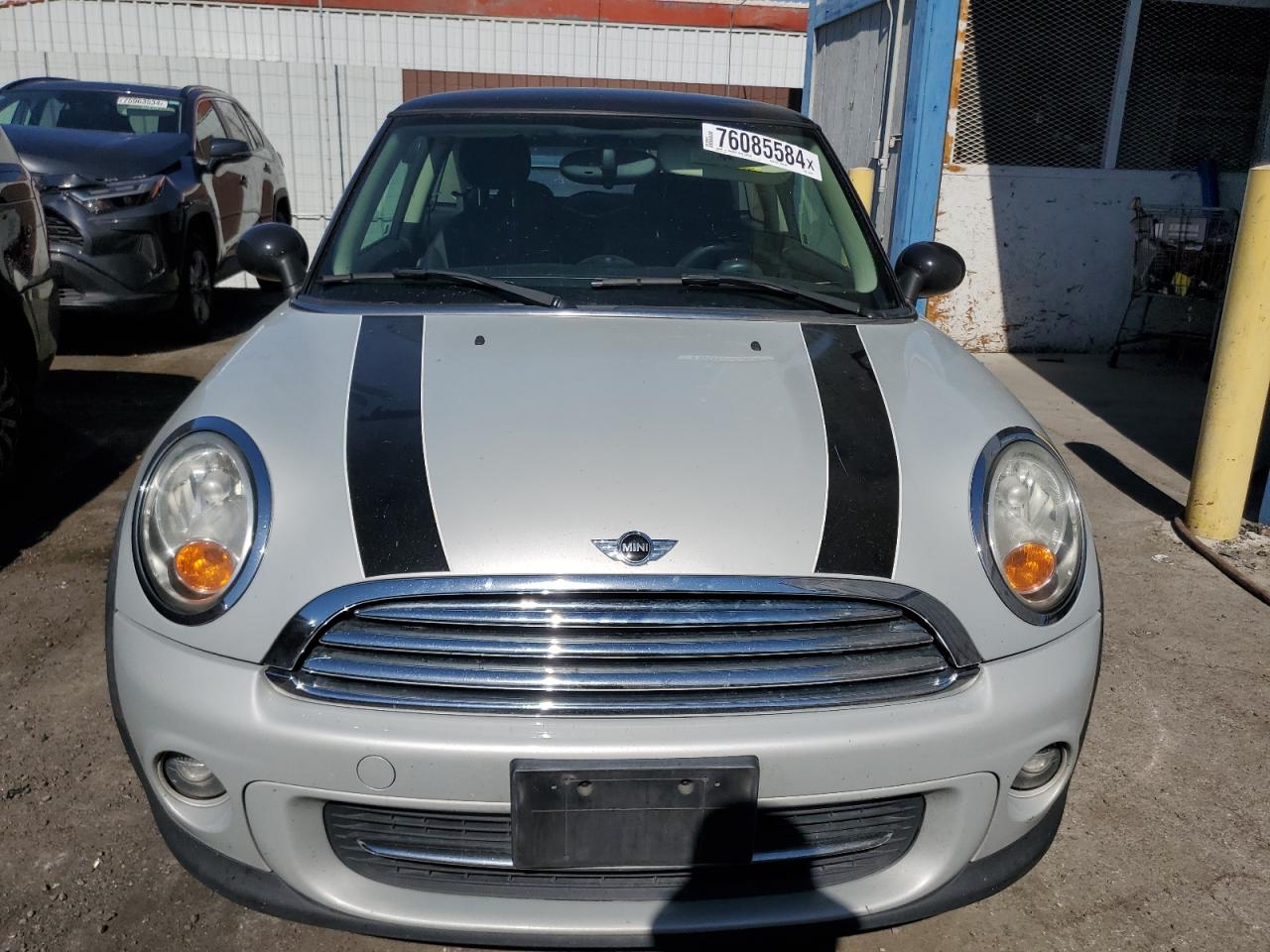 2013 Mini Cooper VIN: WMWSU3C51DT544949 Lot: 76085584