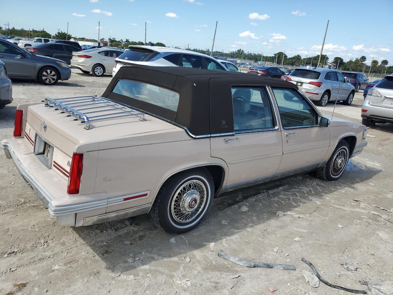 1988 Cadillac Deville VIN: 1G6CD5158J4240886 Lot: 75908264