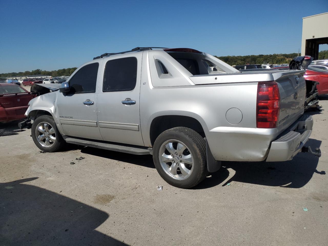 3GNTKFE36BG238955 2011 Chevrolet Avalanche Lt