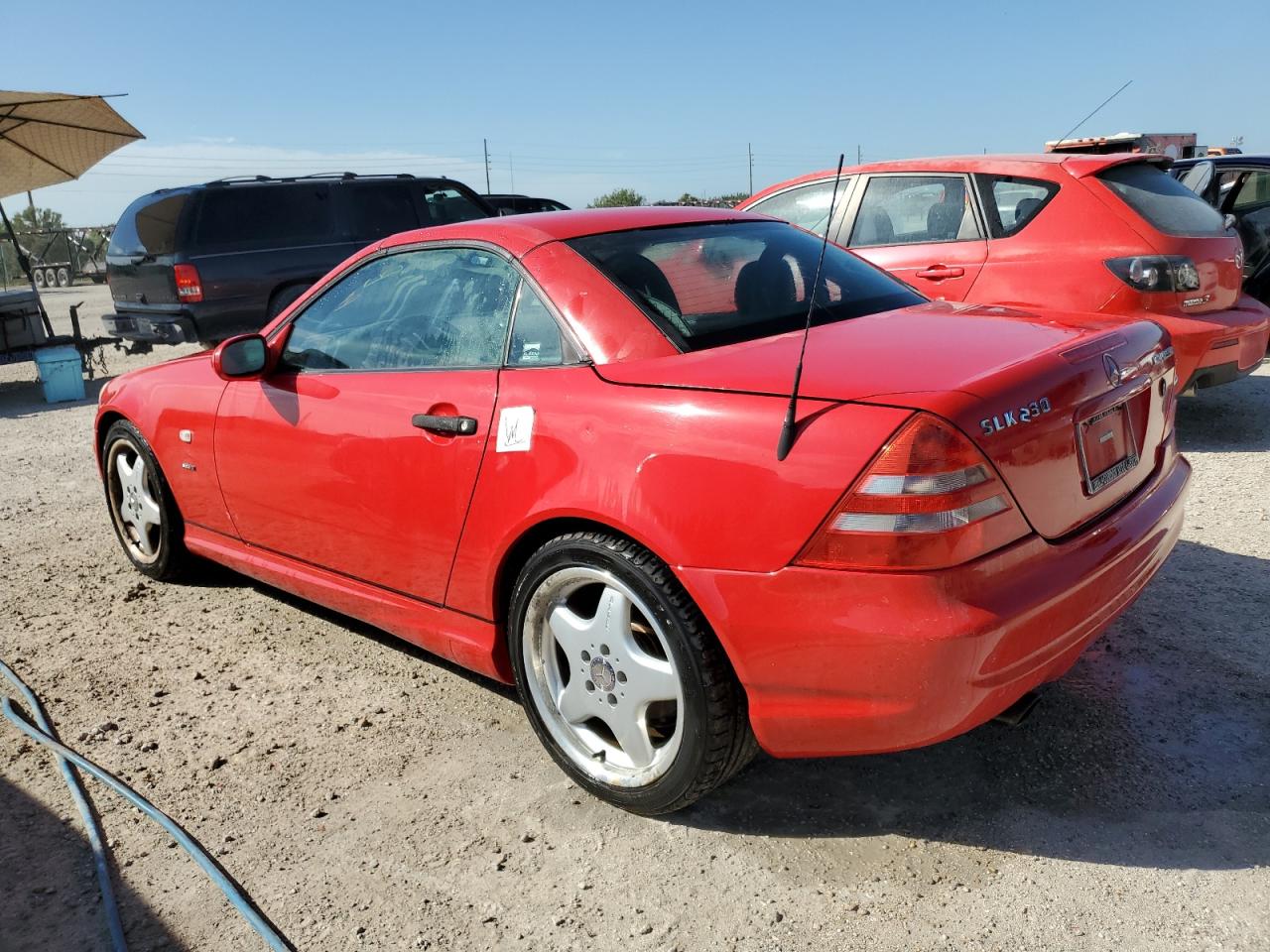 2000 Mercedes-Benz Slk 230 Kompressor VIN: WDBKK47F2YF158853 Lot: 75102684