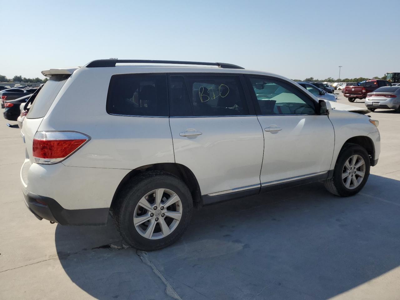 2011 Toyota Highlander Base VIN: 5TDZK3EHXBS048168 Lot: 75638124