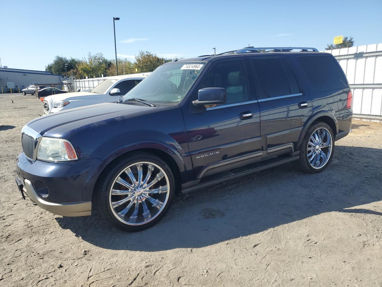 5LMFU27R34LJ00573 2004 Lincoln Navigator