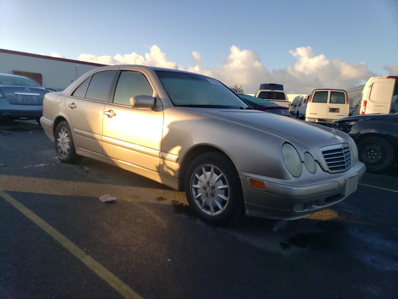 2001 Mercedes-Benz E 320 VIN: WDBJF65J51B239586 Lot: 78010864