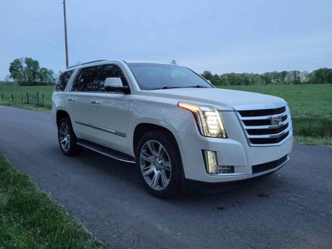 1GYS4MKJ0FR536259 2015 Cadillac Escalade Luxury