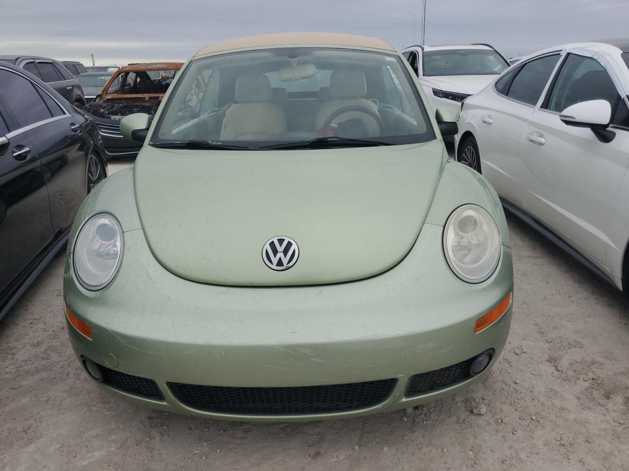 2007 Volkswagen New Beetle Convertible Option Package 2 VIN: 3VWSF31Y57M405353 Lot: 76746214