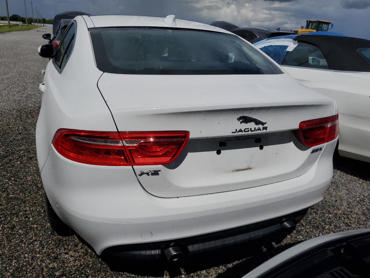 SAJAE4FX5KCP53589 2019 Jaguar Xe Prestige