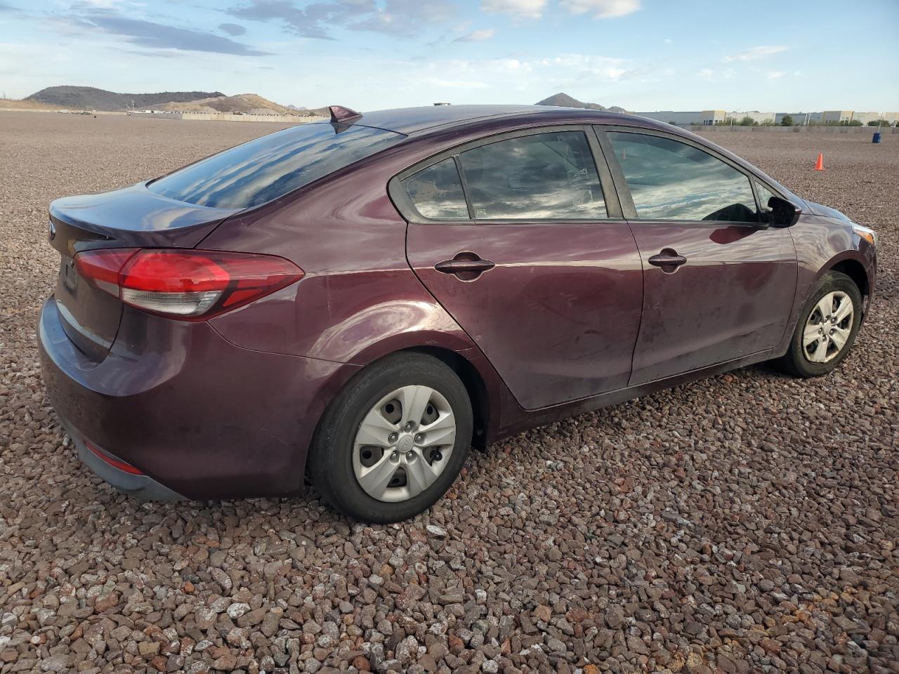 2017 Kia Forte Lx VIN: 3KPFK4A7XHE128031 Lot: 77473824