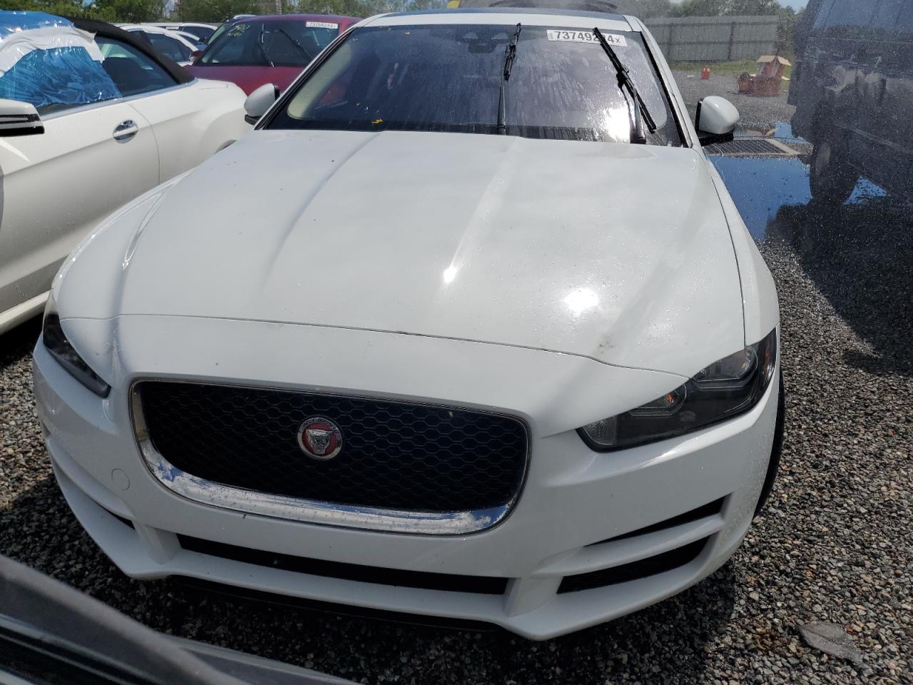 SAJAE4FX5KCP53589 2019 Jaguar Xe Prestige