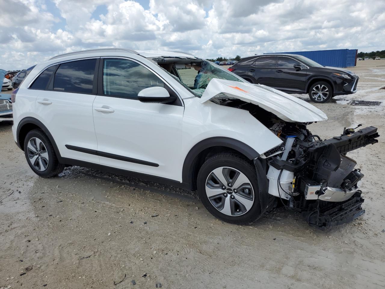 KNDCB3LC6N5520955 2022 Kia Niro Lx