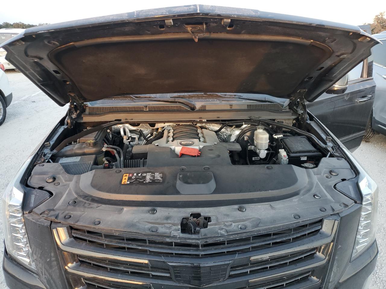 1GYS3DKJ3JR318408 2018 Cadillac Escalade Platinum