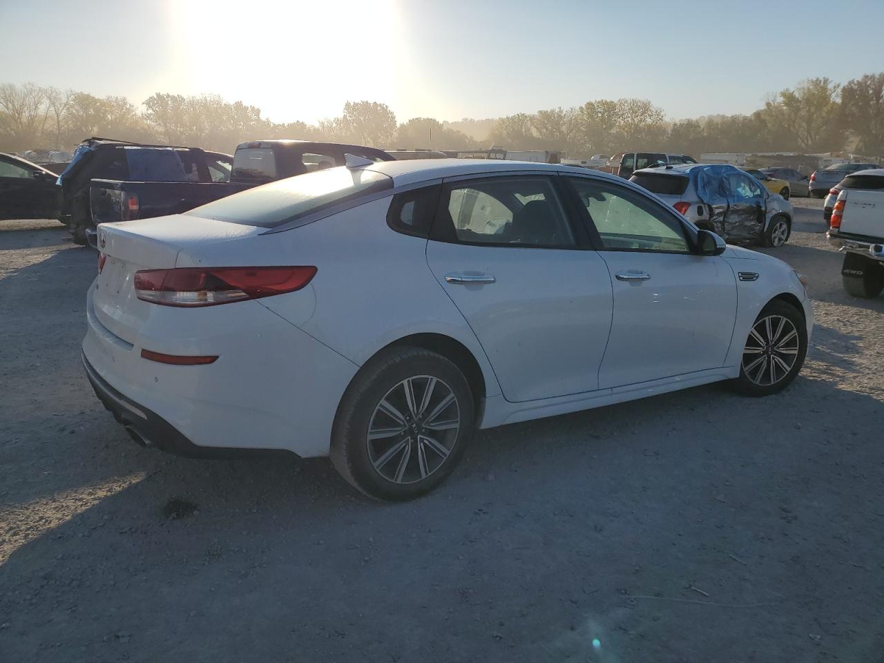 5XXGT4L32KG370466 2019 Kia Optima Lx