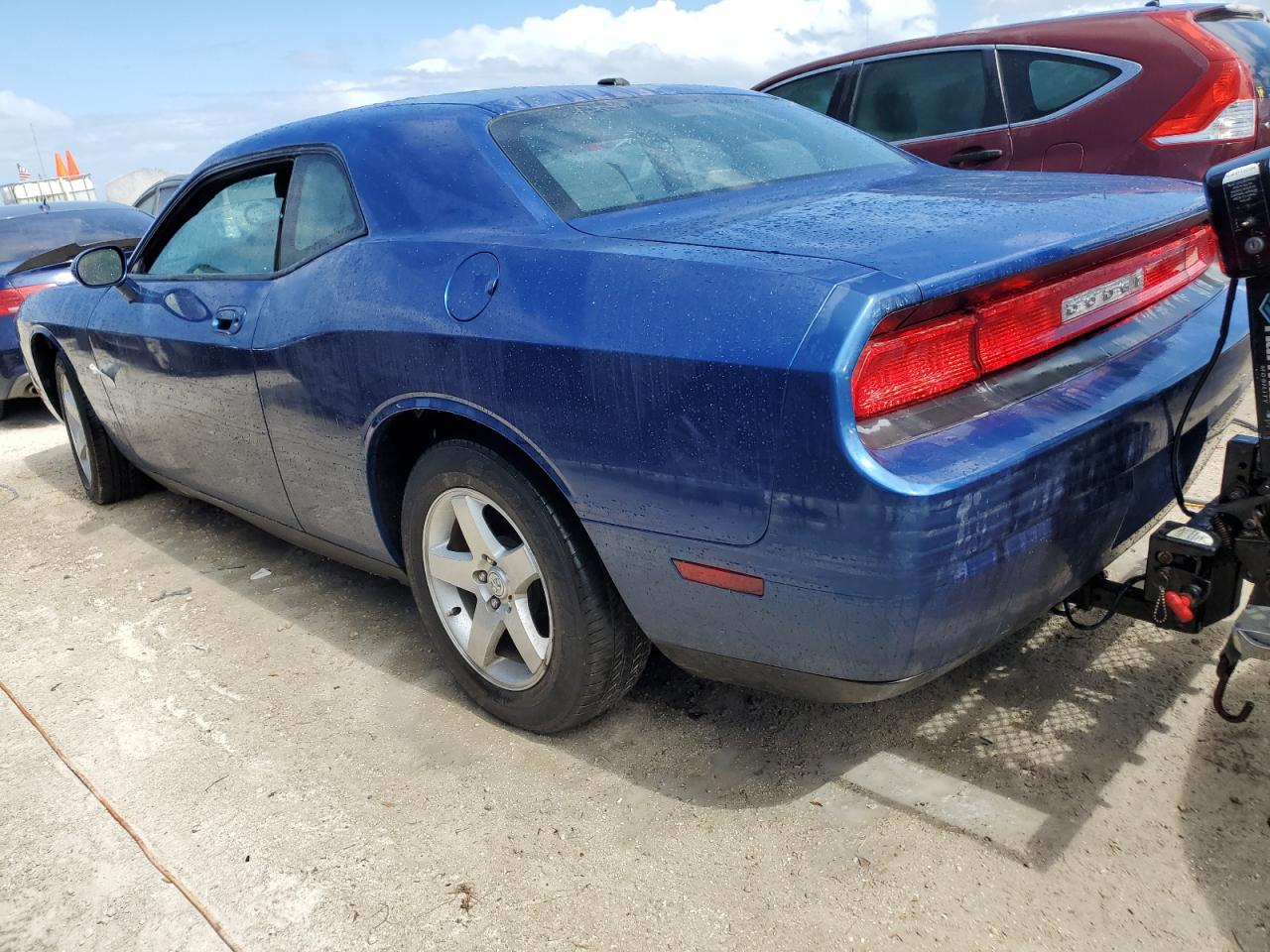 2B3CJ4DV5AH321151 2010 Dodge Challenger Se