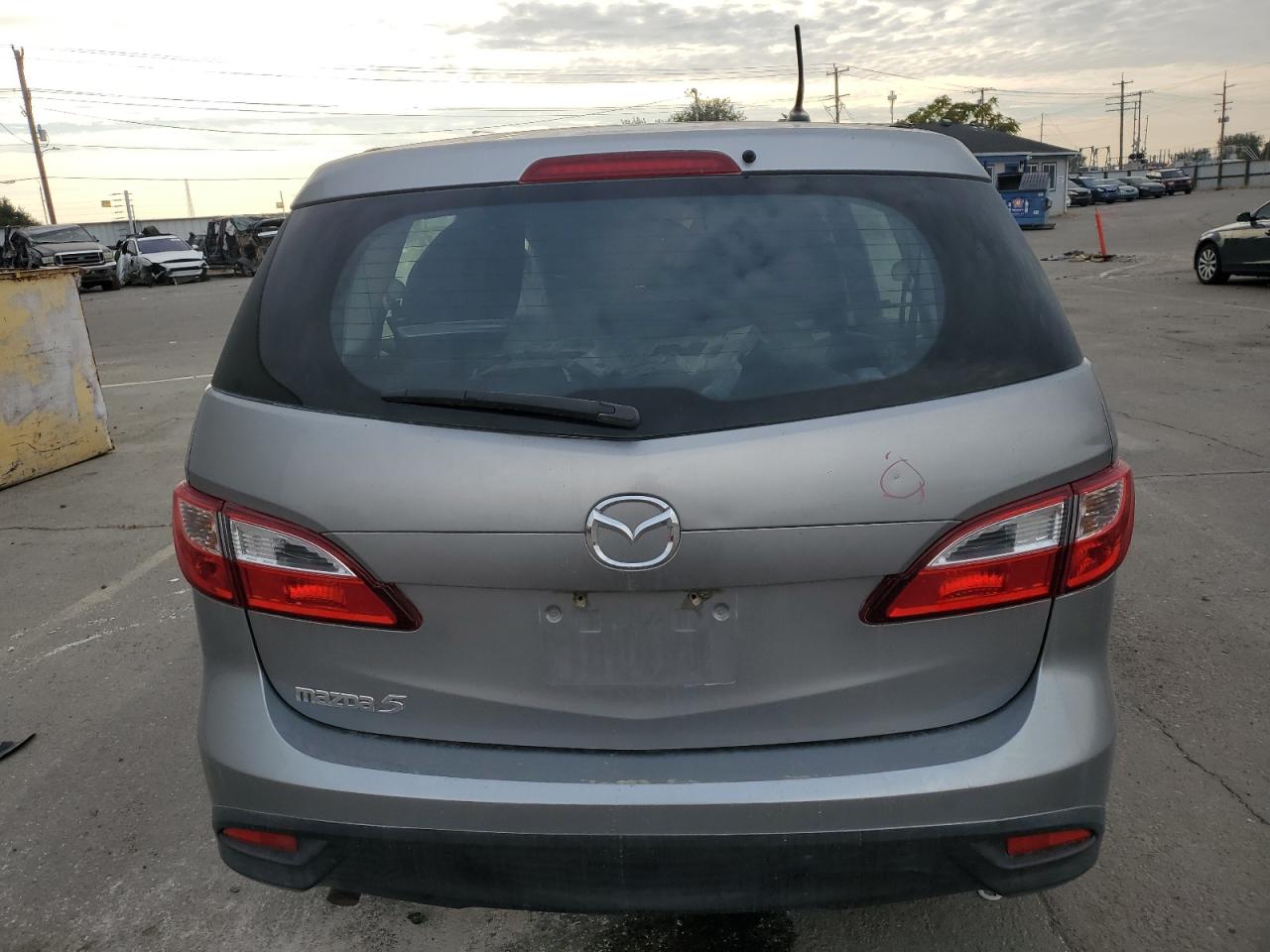 JM1CW2BL5E0164043 2014 Mazda 5 Sport