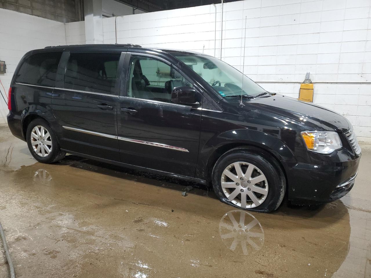 2015 Chrysler Town & Country Touring VIN: 2C4RC1BG1FR751458 Lot: 77378464