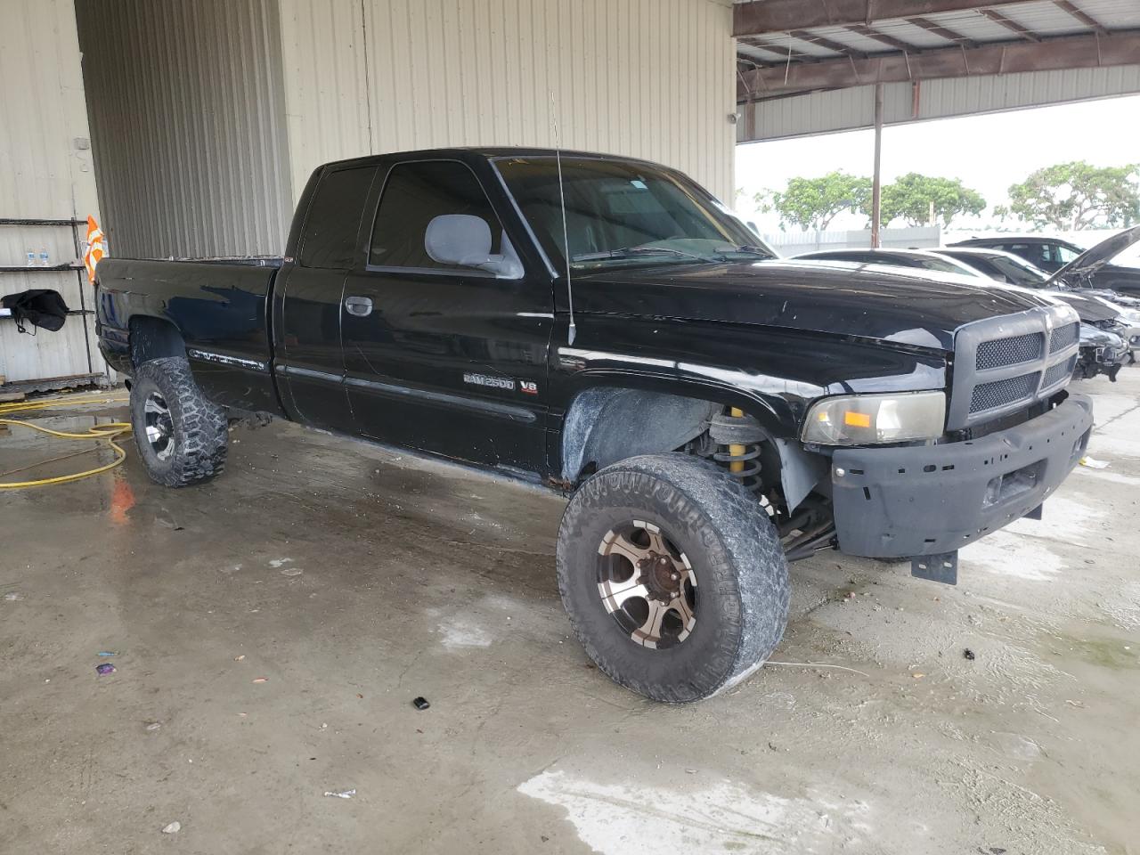 1998 Dodge Ram 2500 VIN: 1B7KF23Z0WJ263556 Lot: 75193874