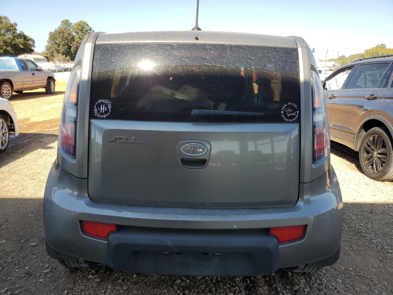 2011 Kia Soul + VIN: KNDJT2A23B7227569 Lot: 77222174