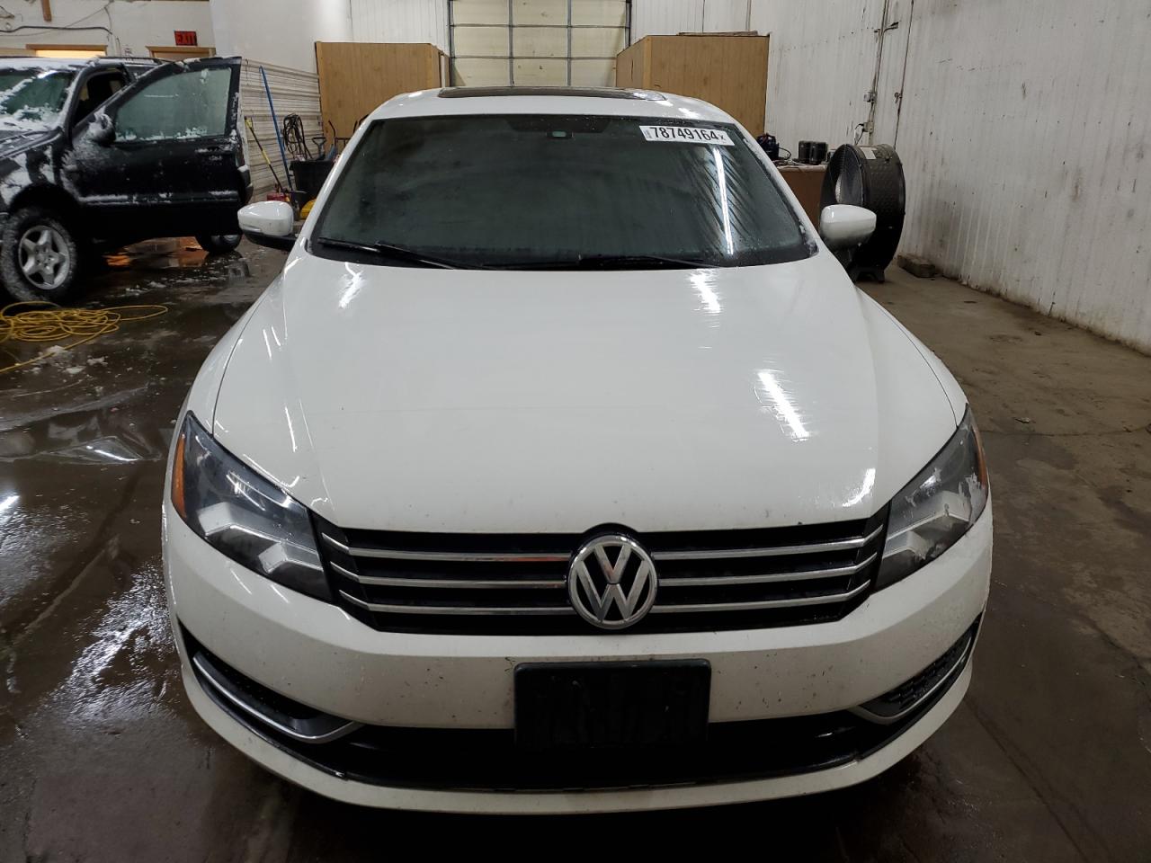 1VWBP7A30DC021857 2013 Volkswagen Passat Se