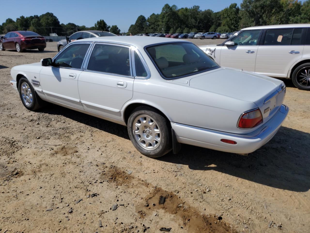 SAJDA14C2YLF11720 2000 Jaguar Xj8