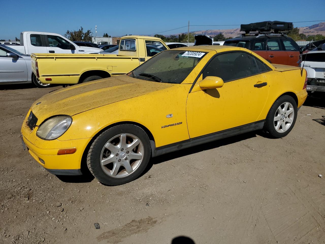 2000 Mercedes-Benz Slk 230 Kompressor VIN: WDBKK47F4YF159499 Lot: 76205924