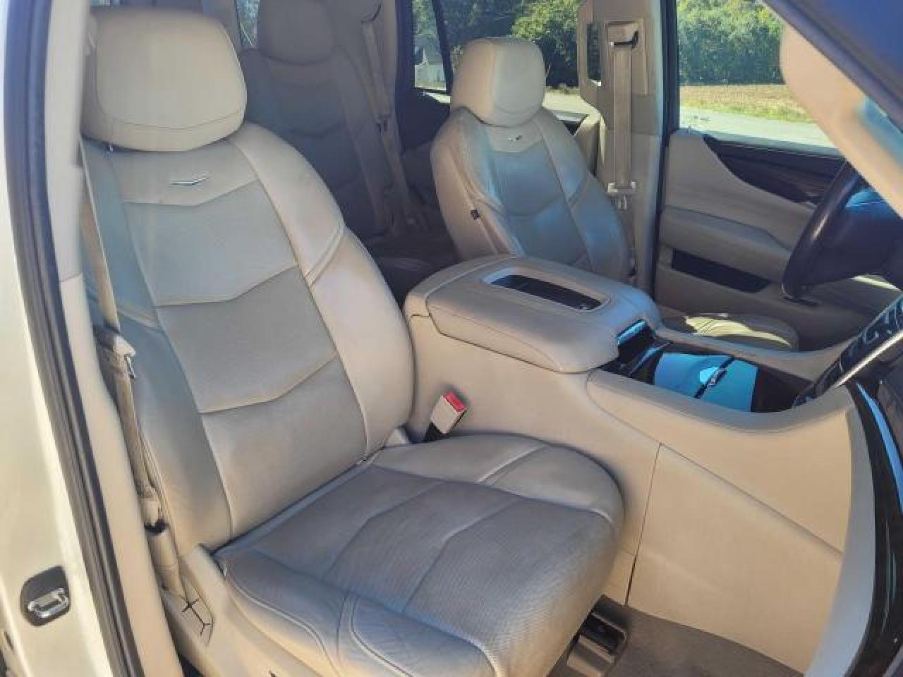 1GYS4MKJ0FR536259 2015 Cadillac Escalade Luxury