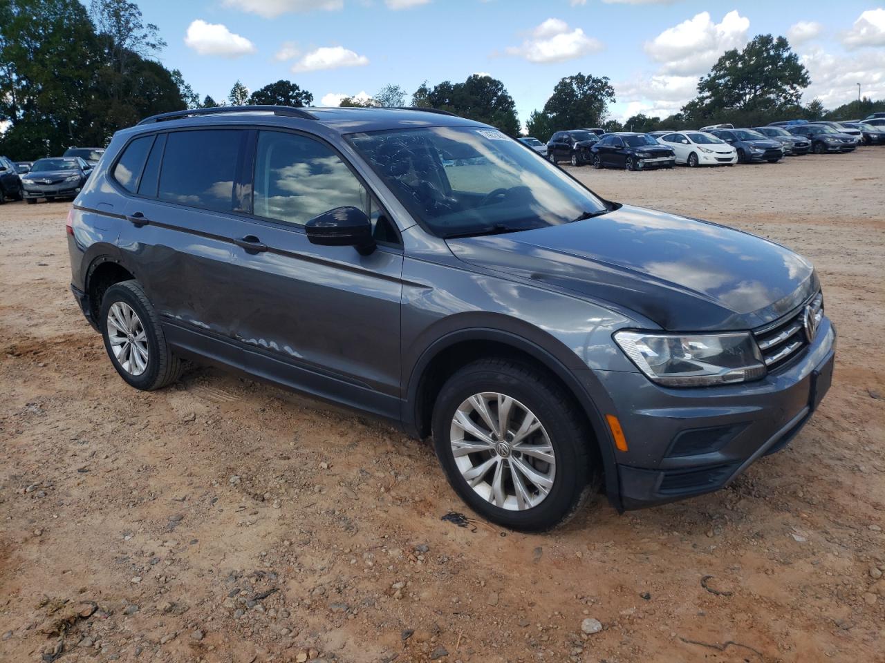 3VV0B7AX7KM098198 2019 Volkswagen Tiguan S