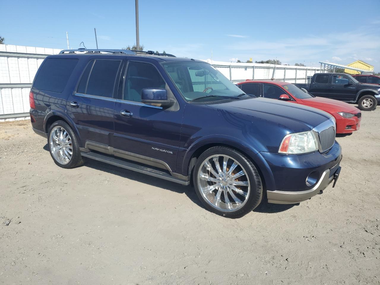 5LMFU27R34LJ00573 2004 Lincoln Navigator