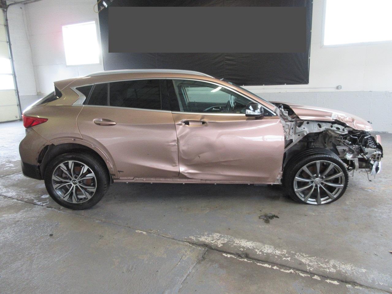 SJKCH5CR6HA023217 2017 Infiniti Qx30 Base