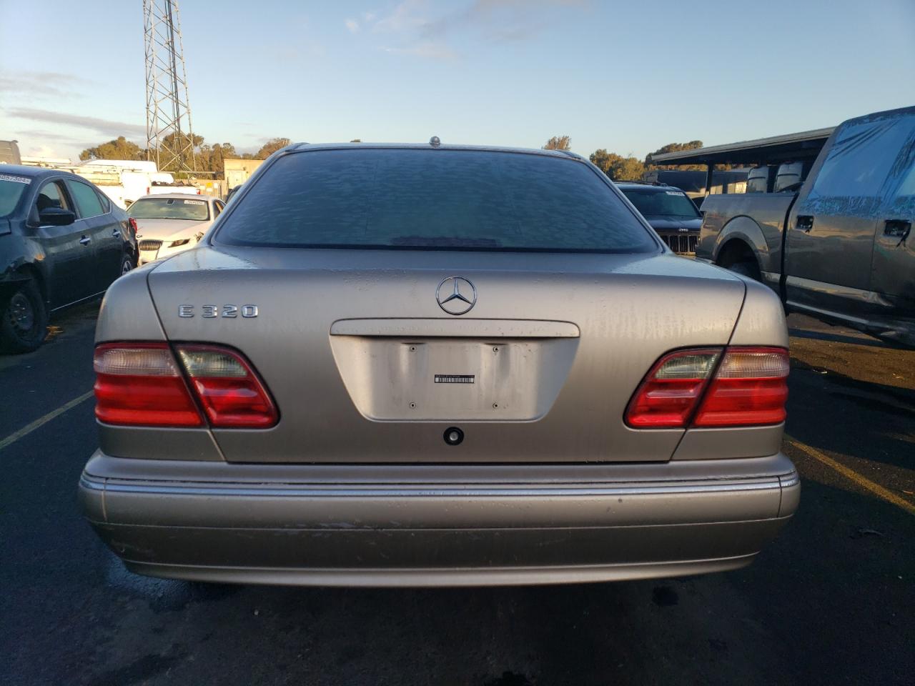 2001 Mercedes-Benz E 320 VIN: WDBJF65J51B239586 Lot: 78010864