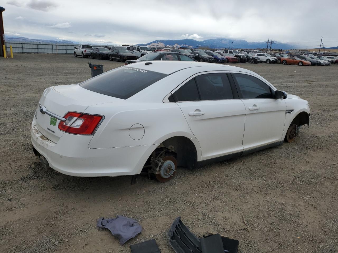 2010 Ford Taurus Limited VIN: 1FAHP2FW2AG133881 Lot: 76396564