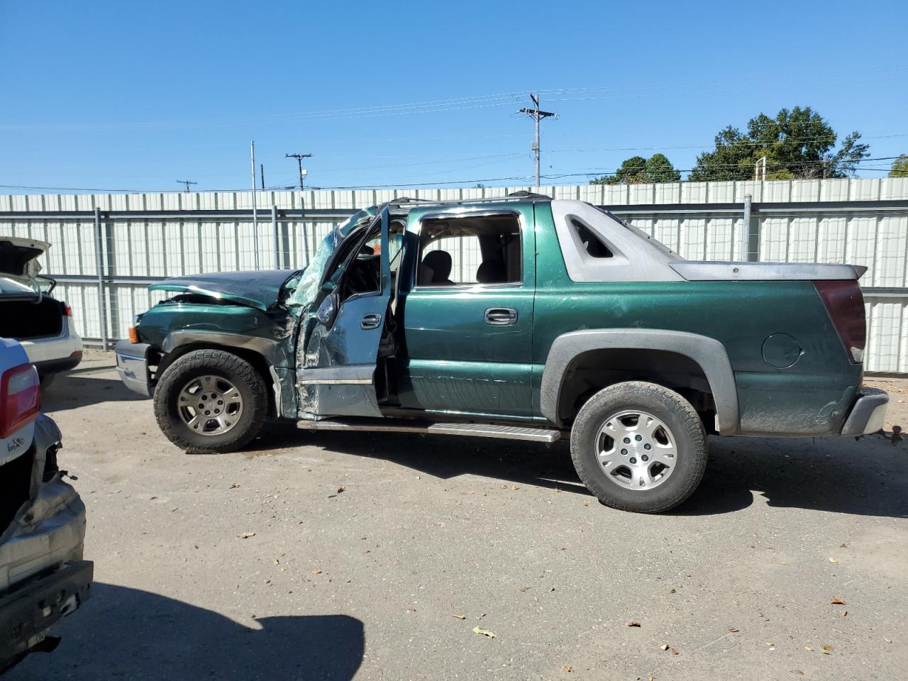 2004 Chevrolet Avalanche C1500 VIN: 3GNEC12T44G169103 Lot: 75800194