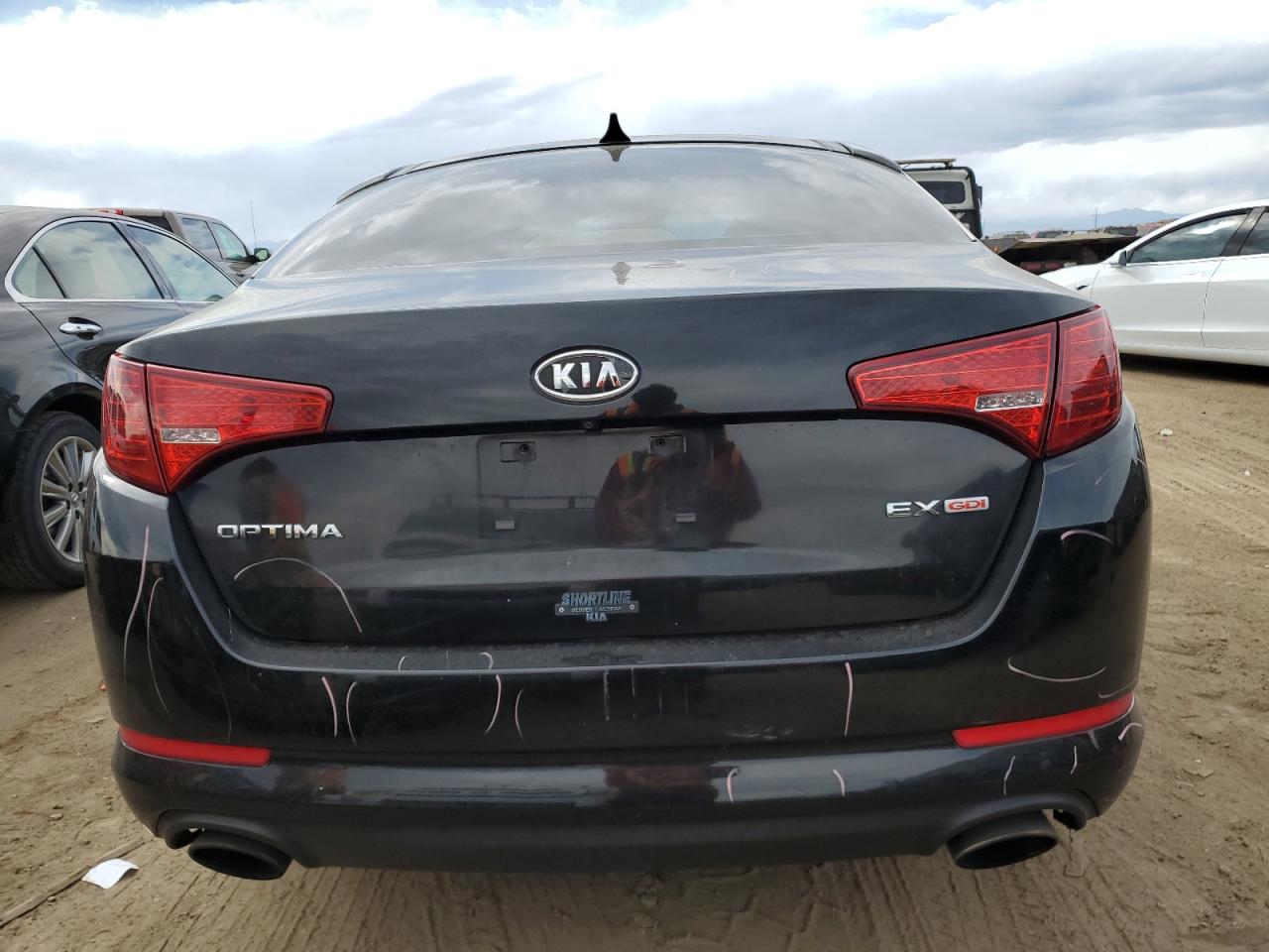 KNAGN4A76B5128135 2011 Kia Optima Ex