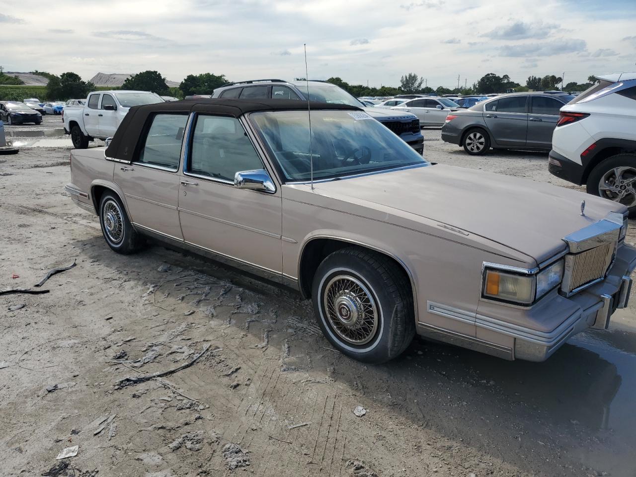 1988 Cadillac Deville VIN: 1G6CD5158J4240886 Lot: 75908264