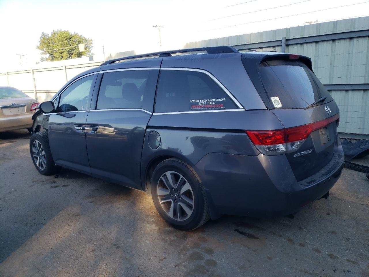 2015 Honda Odyssey Touring VIN: 5FNRL5H96FB022464 Lot: 73555184