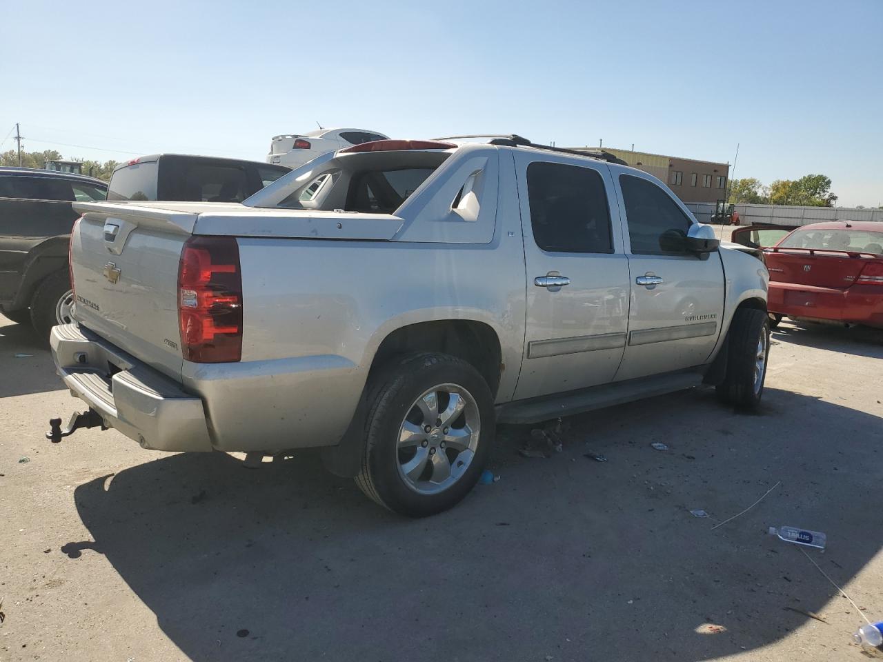 3GNTKFE36BG238955 2011 Chevrolet Avalanche Lt