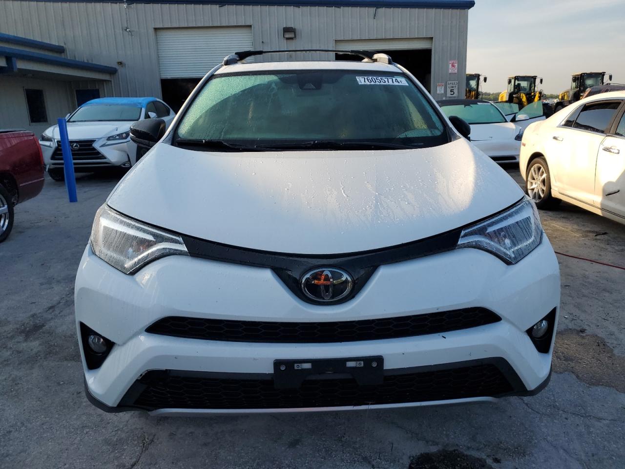 JTMJFREV3JD252590 2018 Toyota Rav4 Se