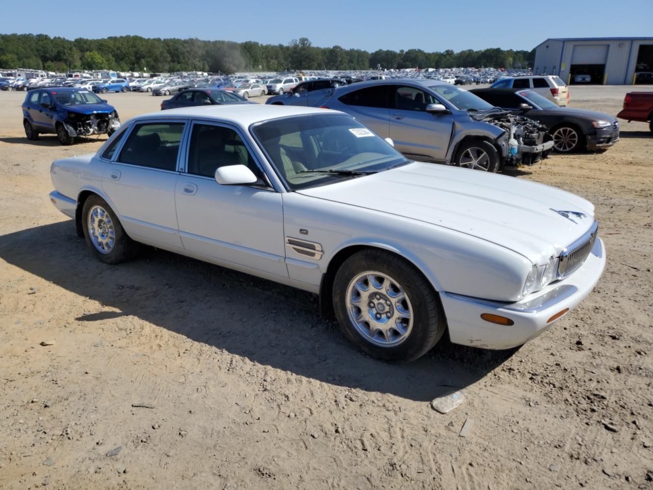 SAJDA14C2YLF11720 2000 Jaguar Xj8