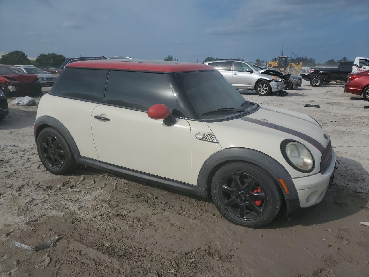 2009 Mini Cooper VIN: WMWMF335X9TW74447 Lot: 76154004