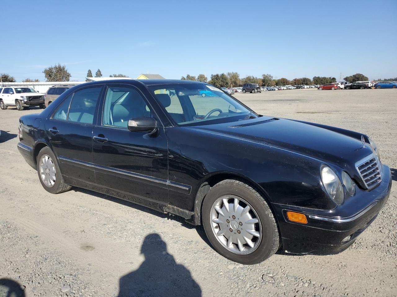 WDBJF65J4YB097144 2000 Mercedes-Benz E 320