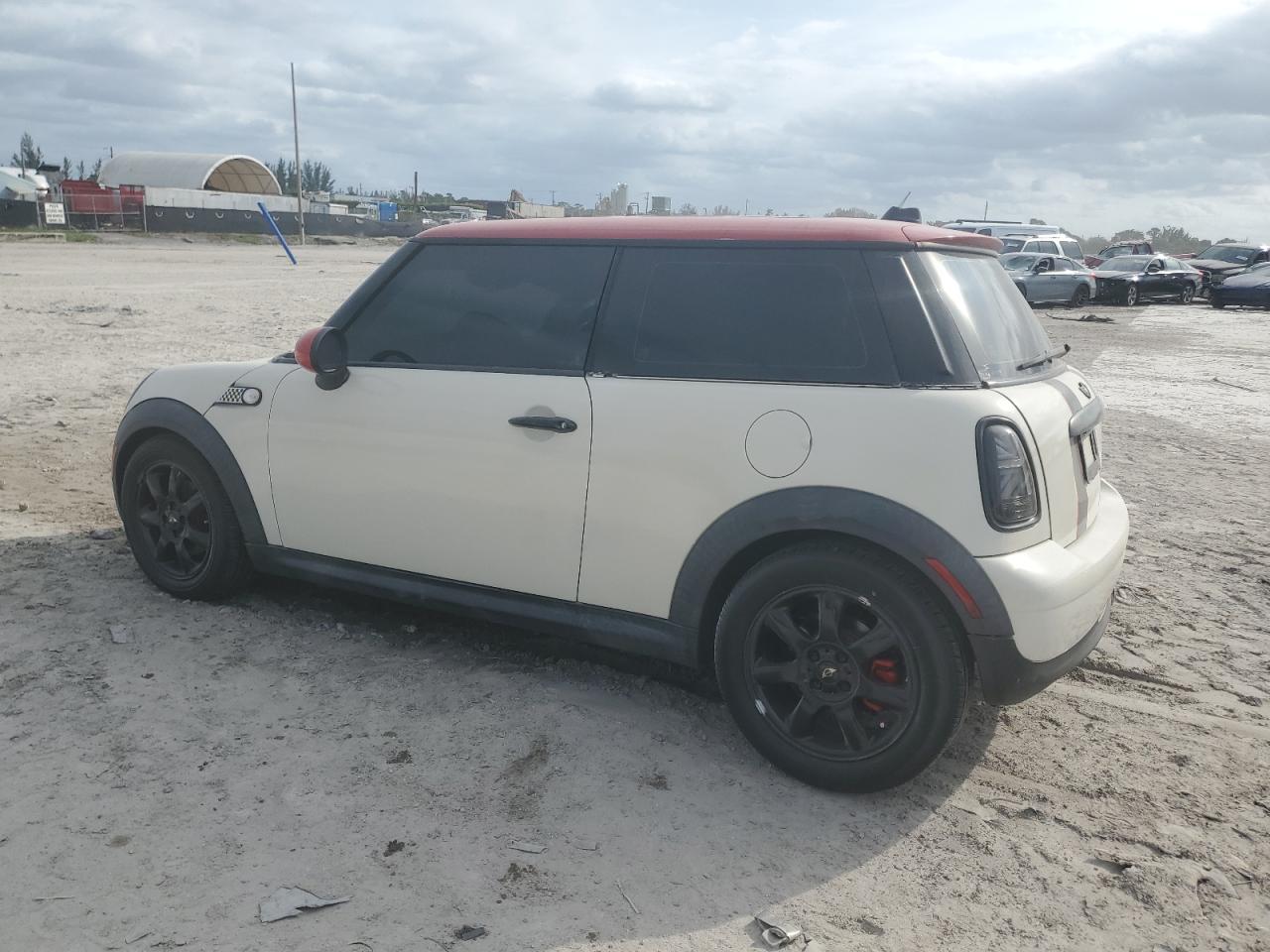 2009 Mini Cooper VIN: WMWMF335X9TW74447 Lot: 76154004