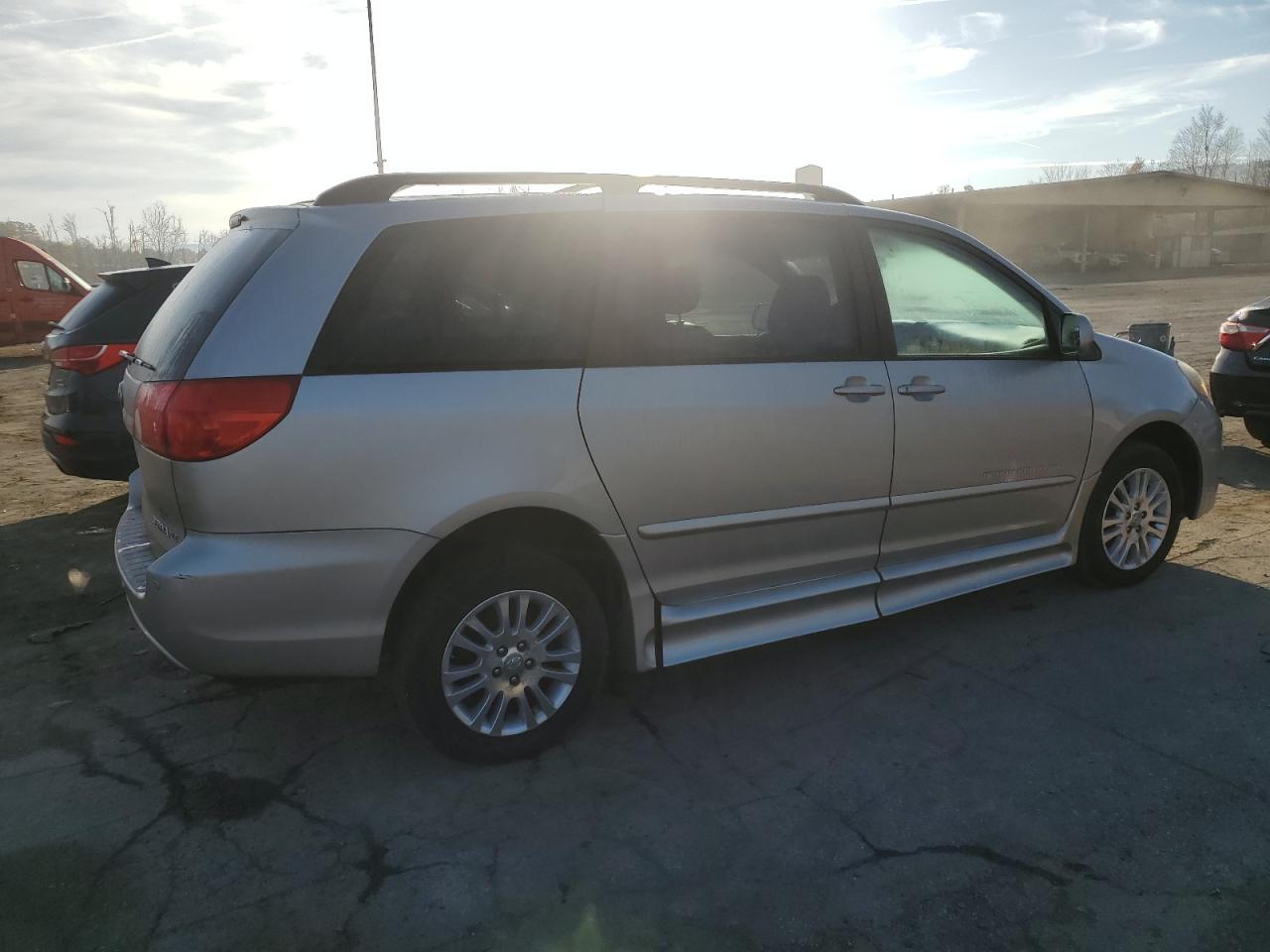 5TDZK22C99S282931 2009 Toyota Sienna Xle