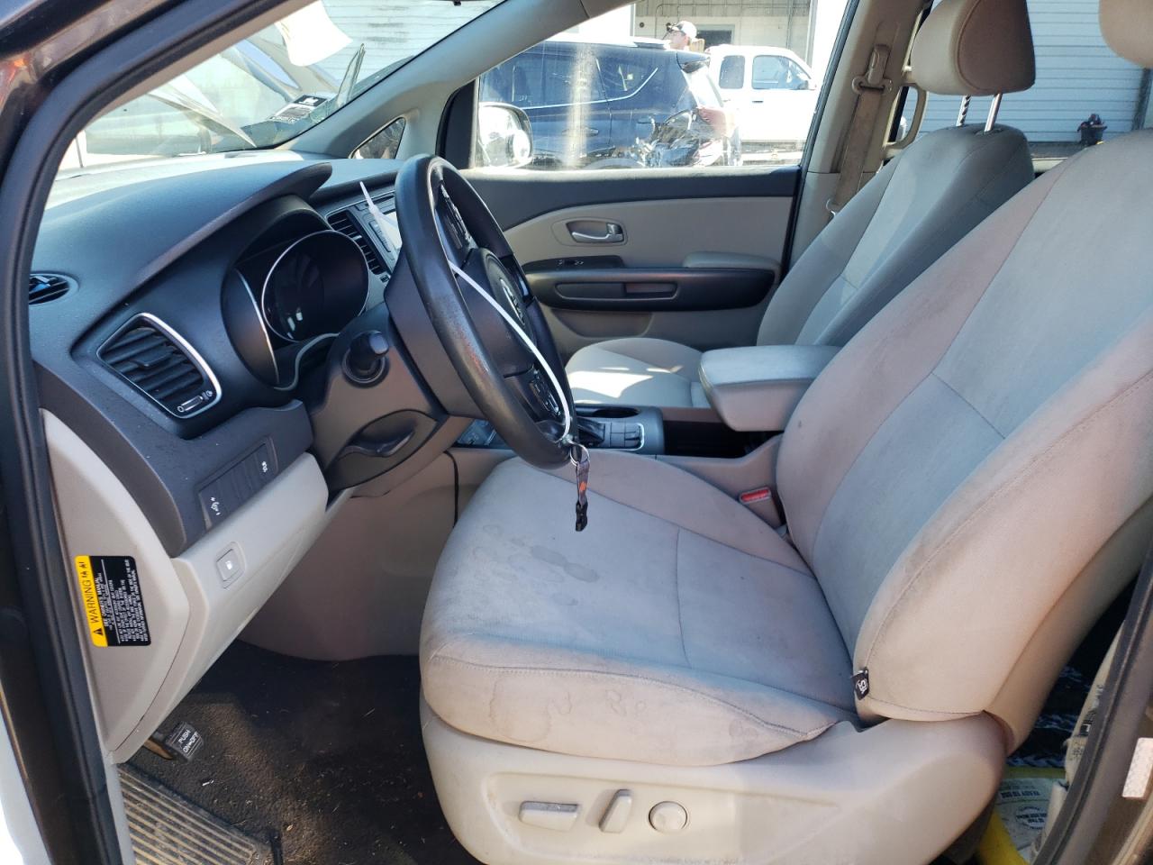 KNDMB5C13F6045663 2015 Kia Sedona Lx