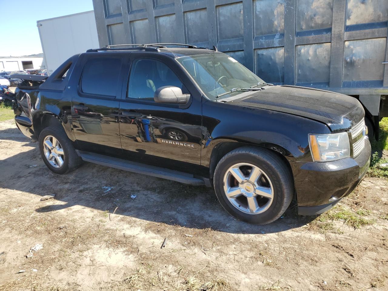 2011 Chevrolet Avalanche Lt VIN: 3GNMCFE01BG270428 Lot: 82132144