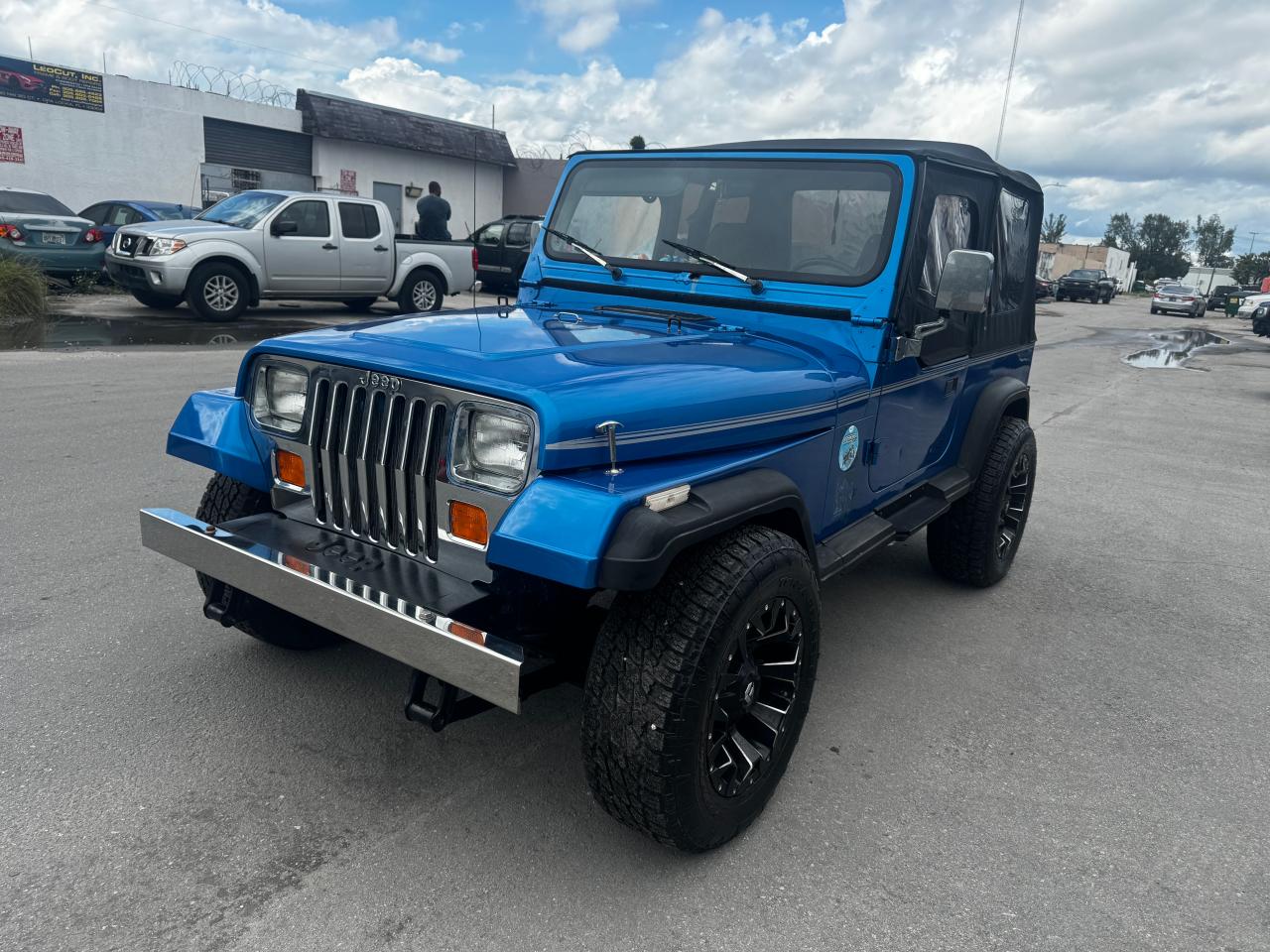 1992 Jeep Wrangler / Yj S VIN: 2J4FY19P6NJ559597 Lot: 81398954