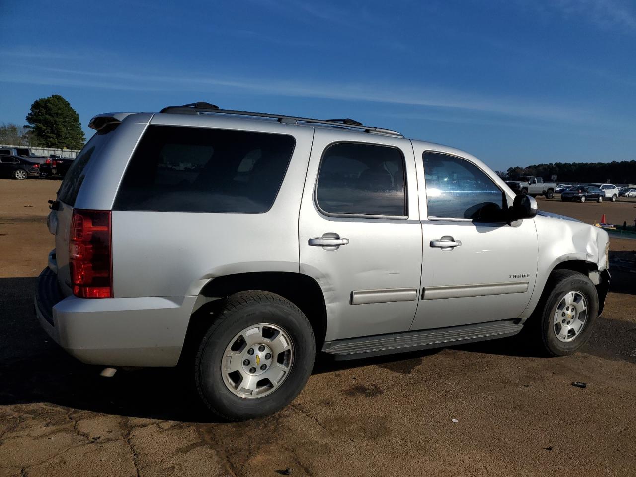 2011 Chevrolet Tahoe C1500 Ls VIN: 1GNSCAE06BR374455 Lot: 81076794