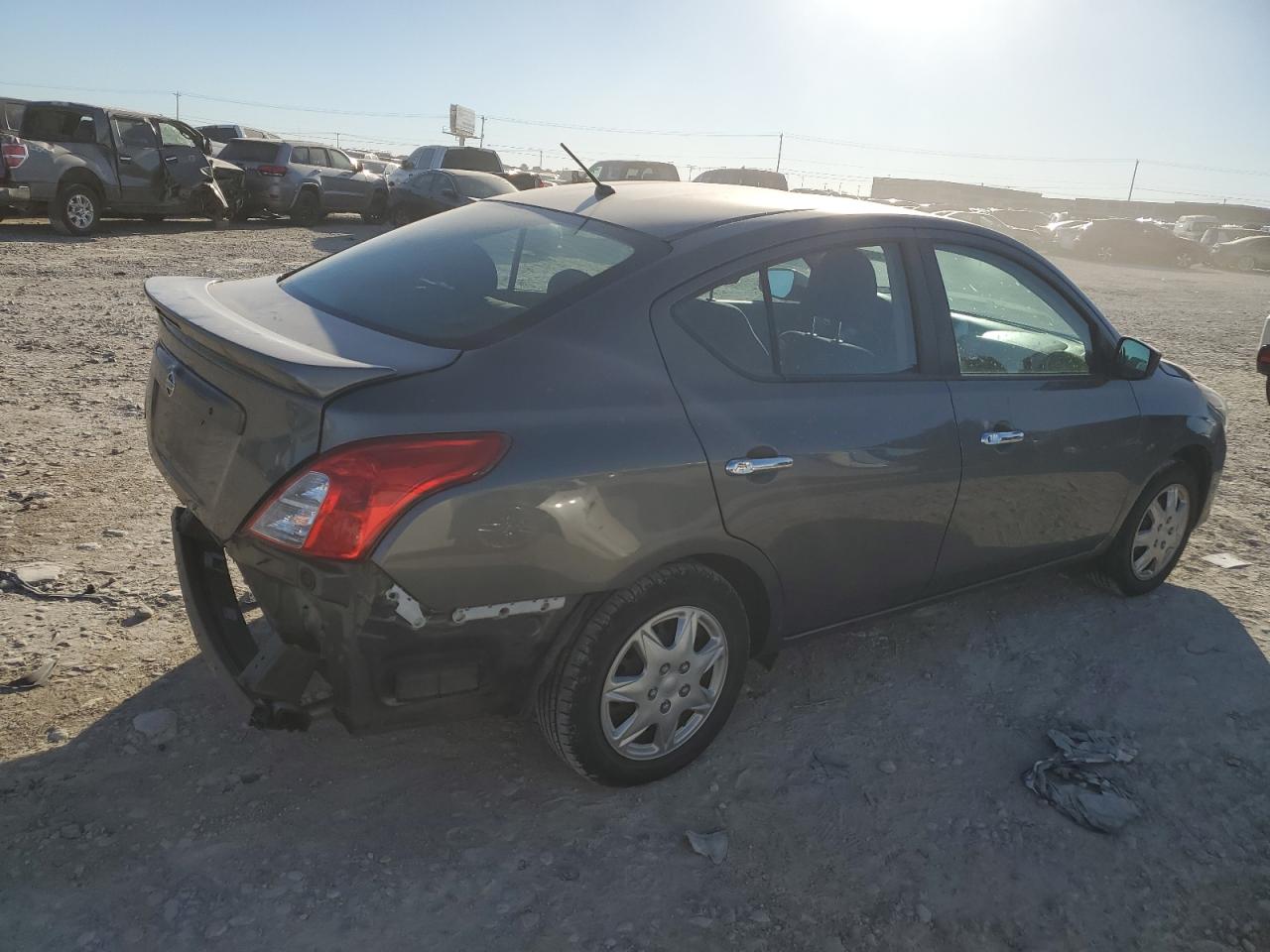 2018 Nissan Versa S VIN: 3N1CN7AP2JL873081 Lot: 80923054