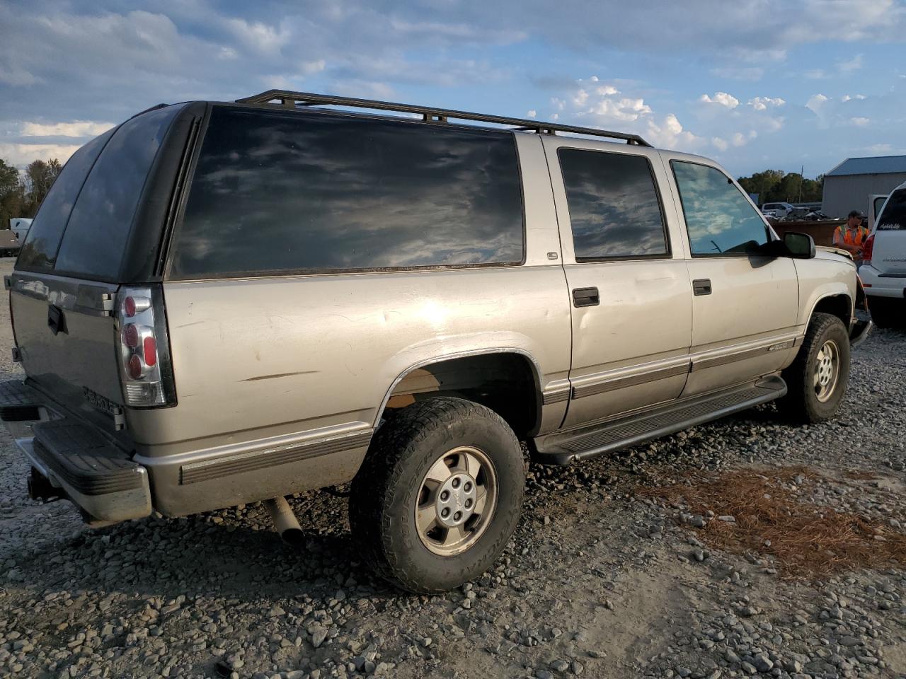 1998 Chevrolet Suburban K1500 VIN: 3GNFK16R3WG109614 Lot: 81918954