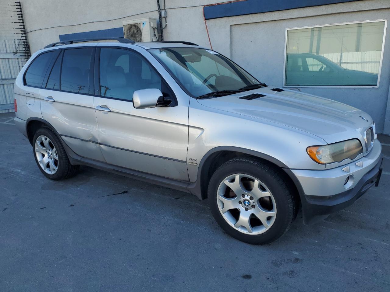 WBAFB3355YLH05741 2000 BMW X5 4.4I